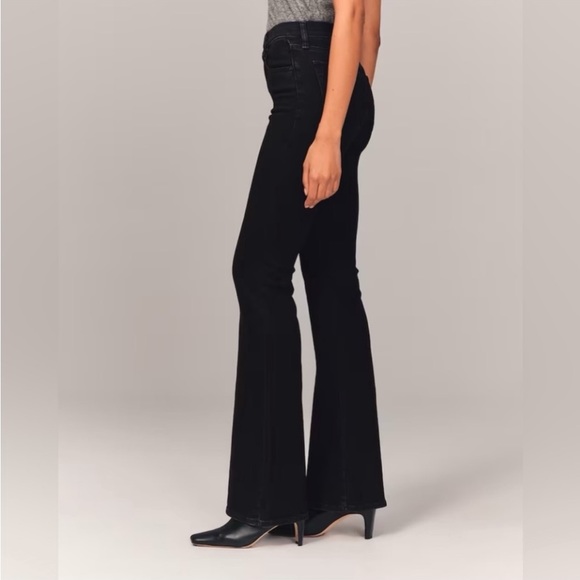 NWT Abercrombie & Fitch The Flare Ultra High Rise black jeans size 26 2 - Picture 3 of 11